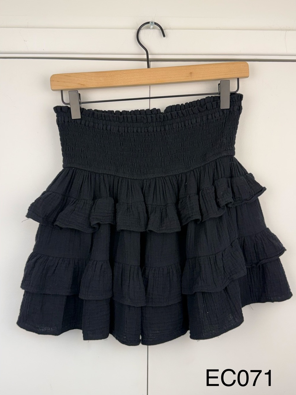 Olivaceous Black Tiered Ruffle Smocked Mini Skirt M
